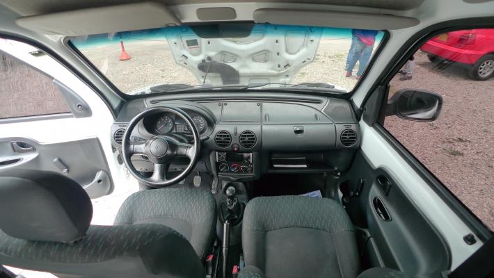 Camioneta Renault Kangoo Uv zard autos 9