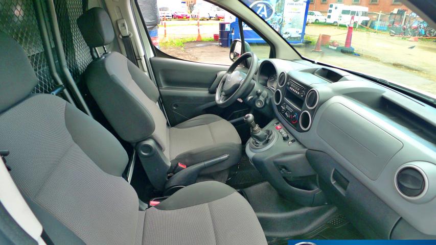  Peugeot Partner Carga  2018 zard autos 9
