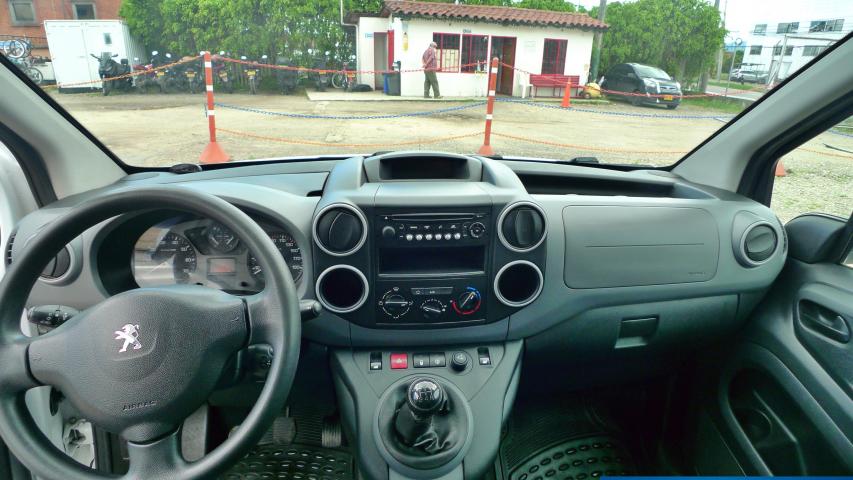  Peugeot Partner Carga  2018 zard autos 11